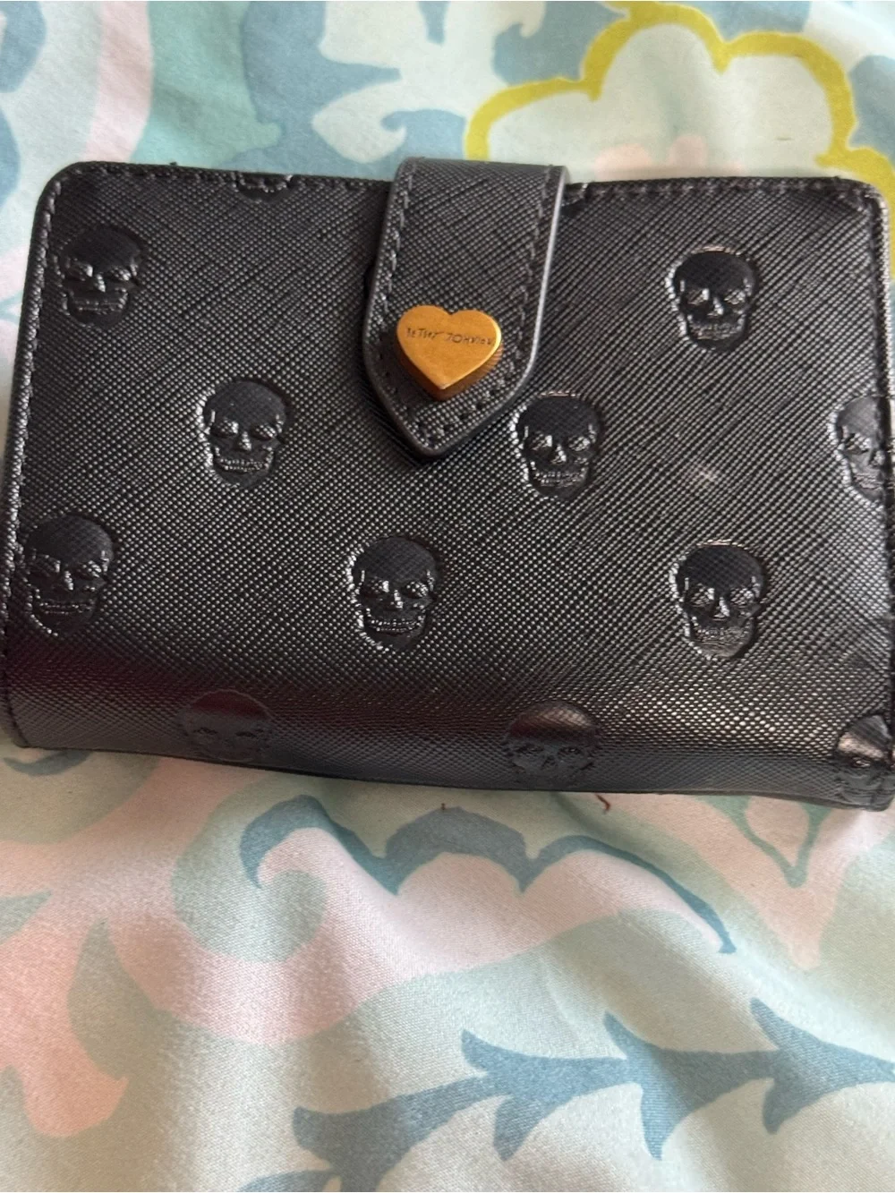 Betsy Johnson skull print wallet. - Picture 1 of 8